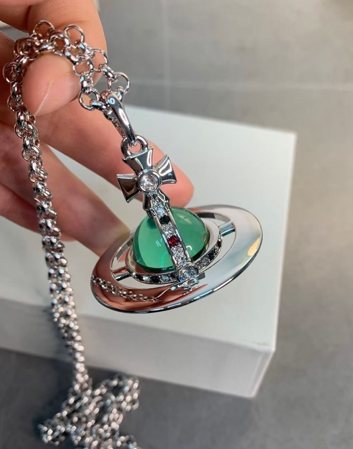 20mm Spherical Classic Saturn Pendant Necklace，Green